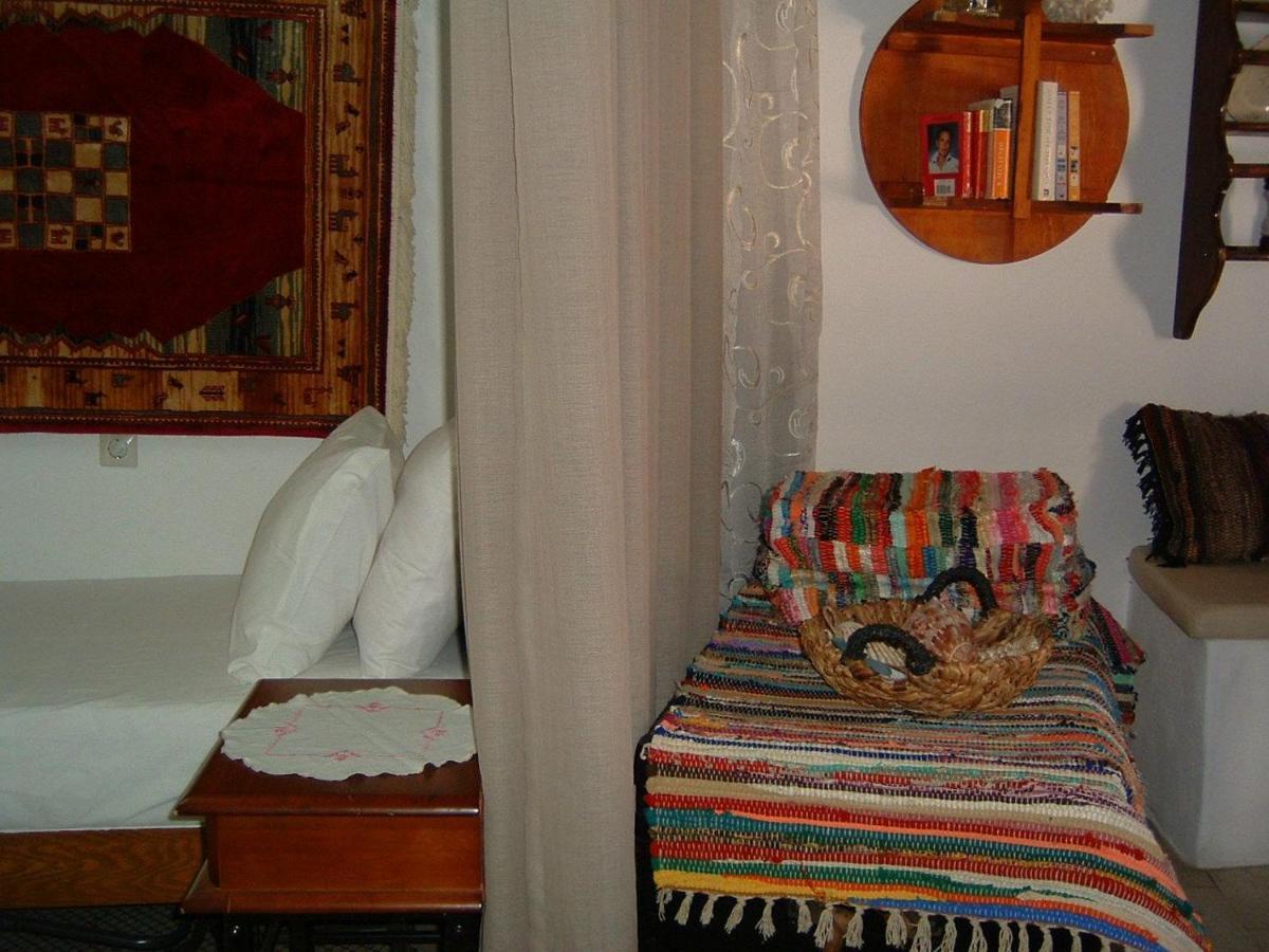 Yiayia's Δωμάτια σε οικογενειακή κατοικία Χάλκη