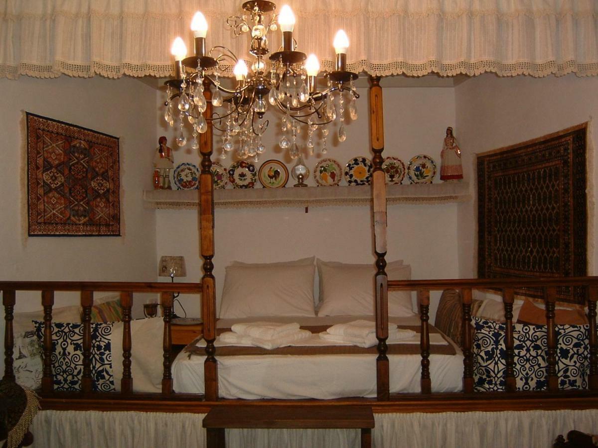 Δωμάτια σε οικογενειακή κατοικία Yiayia's *